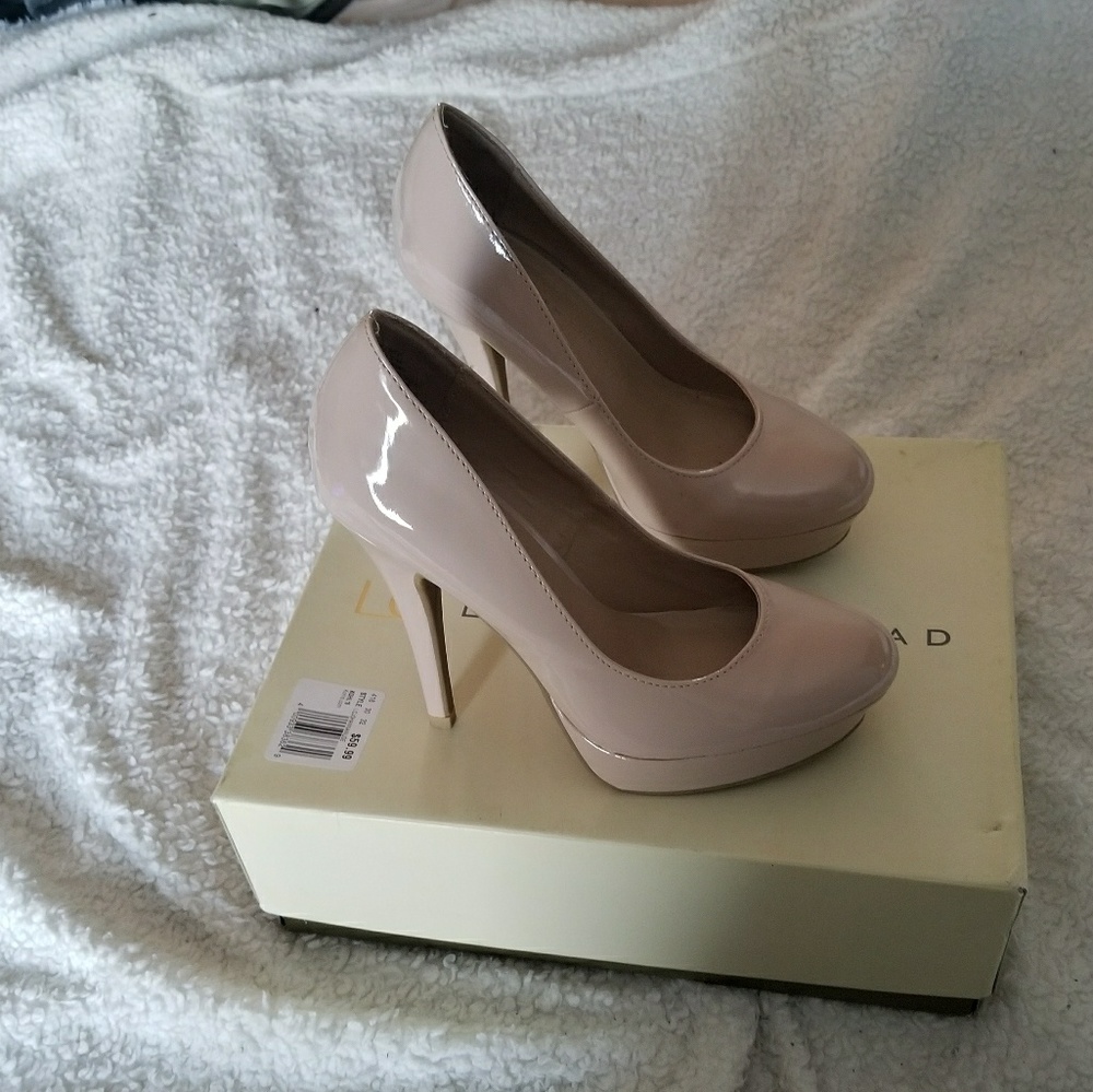 Nude Pumps